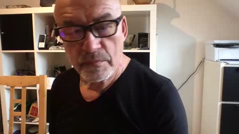 Snapshot of eddelmar chatting on 03-12-25, 11:09 eddelmar online show from 03-12-25, 11:09