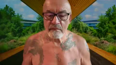 Snapshot of eddelmar chatting on 09-14-25, 06:45 eddelmar online show from 09-14-25, 06:45