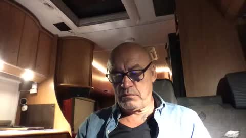 Snapshot of eddelmar chatting on 09-25-25, 06:22 eddelmar online show from 09-25-25, 06:22