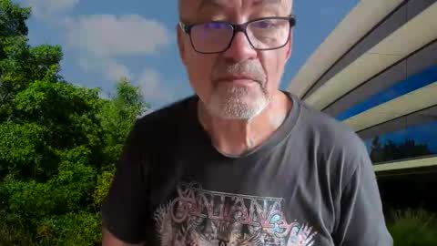 Snapshot of eddelmar chatting on 09-30-25, 10:31 eddelmar online show from 09-30-25, 10:31