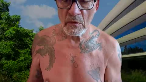 Snapshot of eddelmar chatting on 10-01-25, 12:44 eddelmar online show from 10-01-25, 12:44