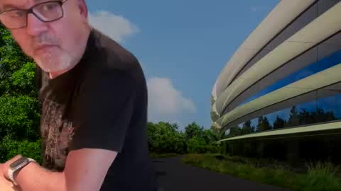 Snapshot of eddelmar chatting on 10-19-25, 04:07 eddelmar online show from 10-19-25, 04:07