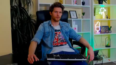 Snapshot of eddie_baker chatting on 05-22-26, 10:15 eddie_baker online show from 05-22-26, 10:15