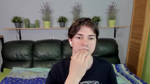 Snapshot of edgar_ray chatting on 12-15-25, 12:37 Edgar online show from 12-15-25, 12:37