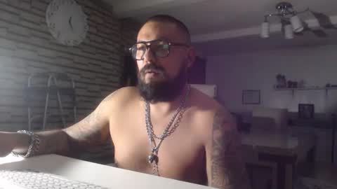 Snapshot of edgarram83 chatting on 10-20-25, 06:25 edgarram83 online show from 10-20-25, 06:25