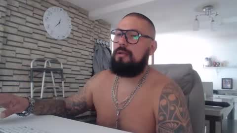 Snapshot of edgarram83 chatting on 10-25-25, 06:35 edgarram83 online show from 10-25-25, 06:35