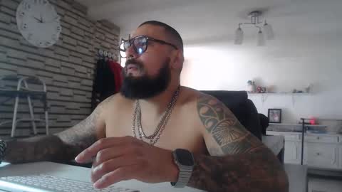 Snapshot of edgarram83 chatting on 11-11-25, 05:46 edgarram83 online show from 11-11-25, 05:46