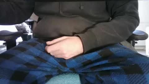 Snapshot of edged_biker chatting on 11-30-25, 02:10 edged biker online show from 11-30-25, 02:10