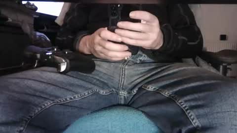 Snapshot of edged_biker chatting on 12-03-25, 05:11 edged biker online show from 12-03-25, 05:11