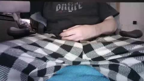 Snapshot of edged_biker chatting on 12-16-25, 07:08 edged biker online show from 12-16-25, 07:08