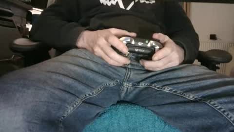 Snapshot of edged_biker chatting on 03-06-26, 10:17 edged biker online show from 03-06-26, 10:17