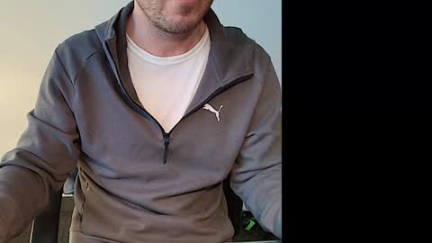 Snapshot of edginghandjober chatting on 01-18-25, 10:39 Edginghandjober online show from 01-18-25, 10:39