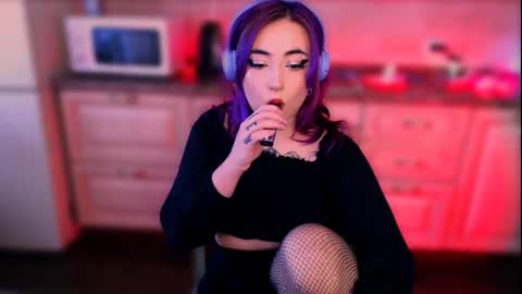 fickle demon made of clumps of matter online show from 02-07-25, 08:01