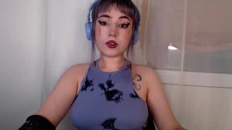 Snapshot of ediefris chatting on 01-15-26, 03:11 fickle demon made of clumps of matter online show from 01-15-26, 03:11