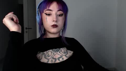 Snapshot of ediefris chatting on 02-02-26, 12:15 fickle demon made of clumps of matter online show from 02-02-26, 12:15