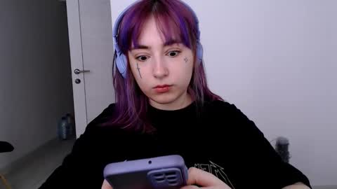 Snapshot of ediefris chatting on 03-04-26, 07:36 fickle demon made of clumps of matter online show from 03-04-26, 07:36