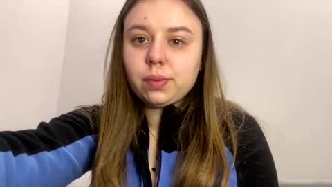 Snapshot of edina77 chatting on 03-13-26, 10:44 Edina online show from 03-13-26, 10:44