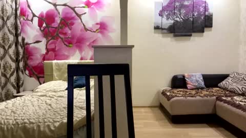 Snapshot of edinabluett chatting on 03-13-26, 06:47 Eri online show from 03-13-26, 06:47