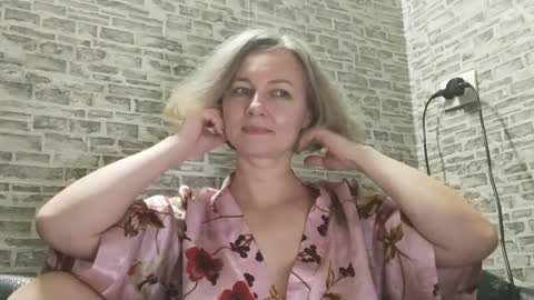 edithmanning online show from 12-12-24, 07:37