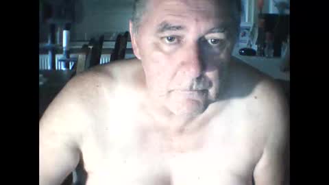 Snapshot of edje59a chatting on 09-11-25, 06:24 Eddy online show from 09-11-25, 06:24