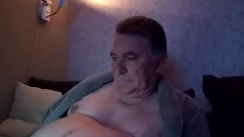 Snapshot of edje59a chatting on 09-24-25, 11:30 Eddy online show from 09-24-25, 11:30