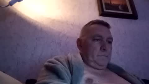 Snapshot of edje59a chatting on 09-28-25, 11:32 Eddy online show from 09-28-25, 11:32