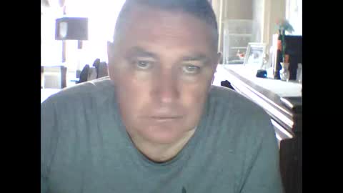 Snapshot of edje59a chatting on 10-10-25, 07:29 Eddy online show from 10-10-25, 07:29
