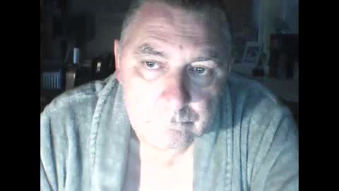 Snapshot of edje59a chatting on 10-14-25, 06:58 Eddy online show from 10-14-25, 06:58