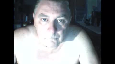 Snapshot of edje59a chatting on 10-21-25, 06:58 Eddy online show from 10-21-25, 06:58