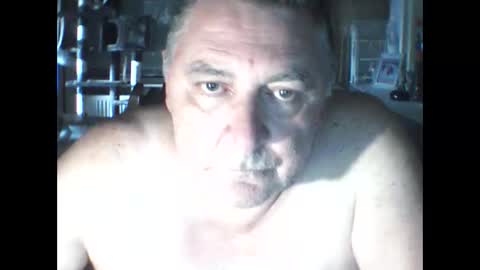 Snapshot of edje59a chatting on 10-30-25, 07:10 Eddy online show from 10-30-25, 07:10