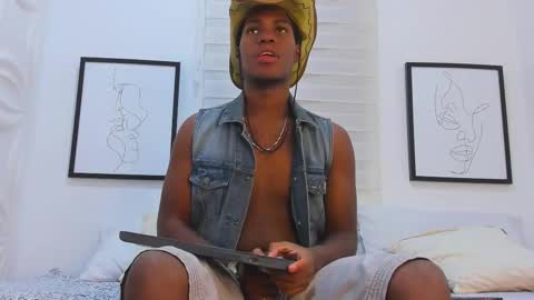 Edmund Falker online show from 10-23-25, 03:17