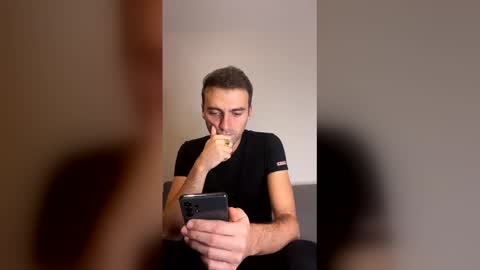 Snapshot of edo1994_ chatting on 12-14-25, 07:18 Eddy online show from 12-14-25, 07:18