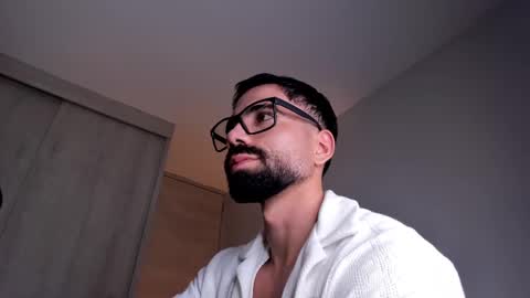 Snapshot of edrick_walton chatting on 02-20-25, 11:21 edrick online show from 02-20-25, 11:21