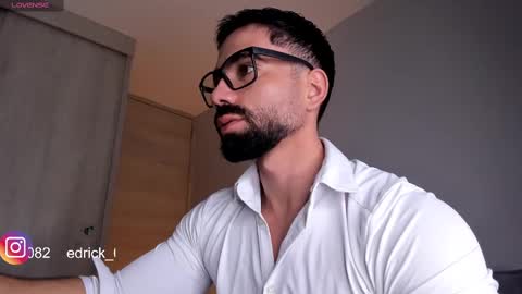 Snapshot of edrick_walton chatting on 02-23-25, 11:33 edrick online show from 02-23-25, 11:33