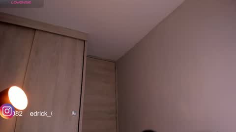 Snapshot of edrick_walton chatting on 02-25-25, 02:22 edrick online show from 02-25-25, 02:22