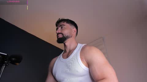 Snapshot of edrick_walton chatting on 10-20-25, 11:43 edrick online show from 10-20-25, 11:43