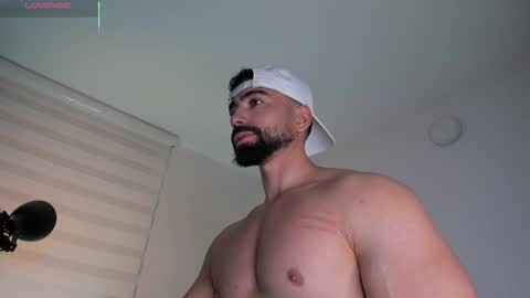 Snapshot of edrick_walton chatting on 10-27-25, 11:47 edrick online show from 10-27-25, 11:47