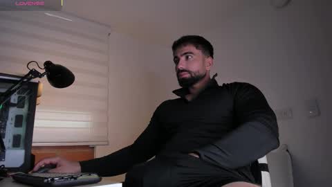 Snapshot of edrick_walton chatting on 11-18-25, 11:14 edrick online show from 11-18-25, 11:14