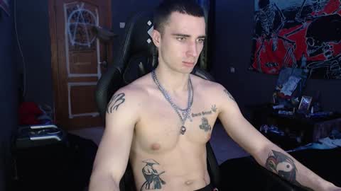 Snapshot of eduard_loveee chatting on 11-19-25, 01:55 Eduar online show from 11-19-25, 01:55