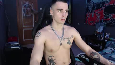 Snapshot of eduard_loveee chatting on 11-29-25, 09:01 Eduar online show from 11-29-25, 09:01