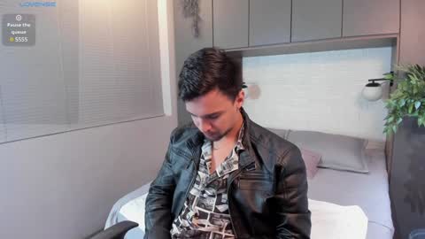 Eduardo online show from 01-21-25, 03:37