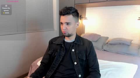 Eduardo online show from 01-23-25, 03:58