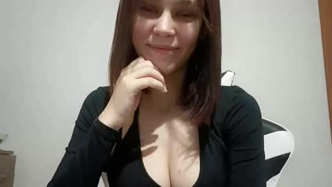 Snapshot of edwardnairn chatting on 02-04-26, 02:56 Viktoria online show from 02-04-26, 02:56