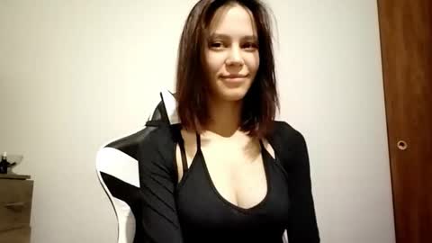 Snapshot of edwardnairn chatting on 02-06-26, 03:37 Viktoria online show from 02-06-26, 03:37