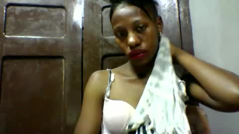 edwige770943 online show from 05-12-26, 04:31