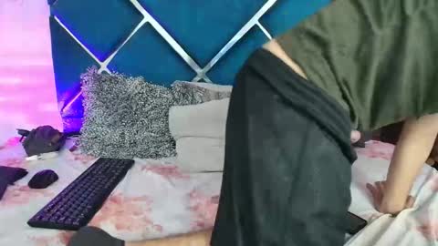 Edwin online show from 04-18-26, 07:58