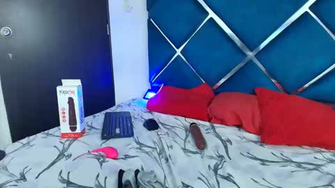 Edwin online show from 04-25-26, 02:25