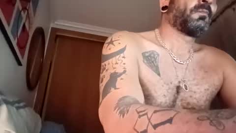 eemmee708927 online show from 10-10-25, 08:08