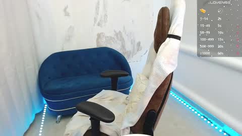 Daniel and Alex online show from 02-11-25, 06:44