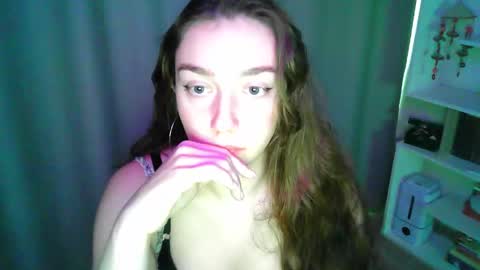 Snapshot of effie_balconii chatting on 11-28-25, 11:24 effie_balconii online show from 11-28-25, 11:24